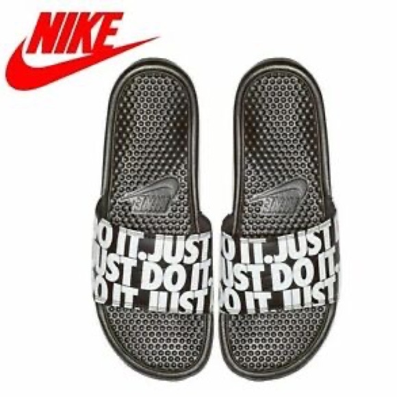 nike mens benassi slides